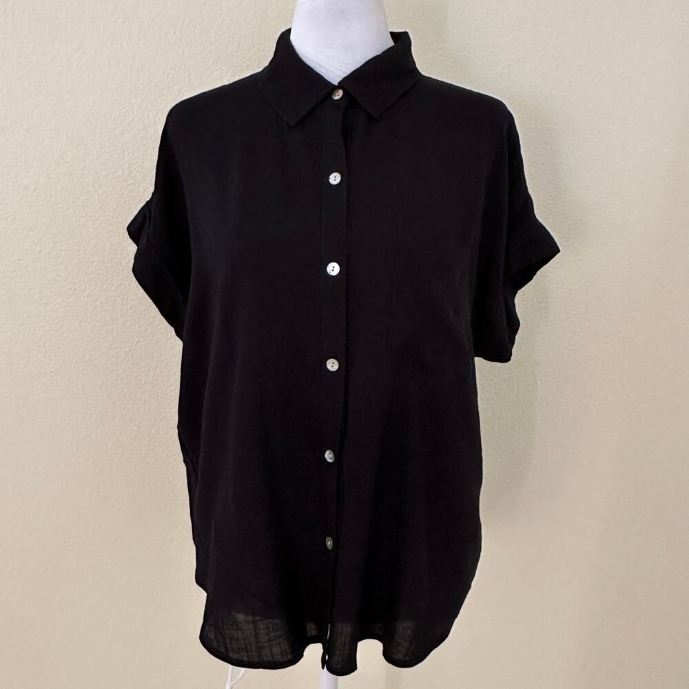 Korye Women Short Sleeves Black Button Front Blouse Size M - NWT